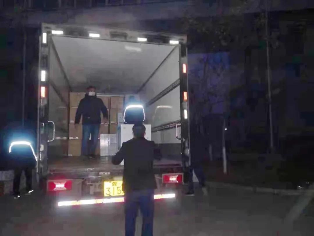 這樣深夜連續作業，已堅持了多日